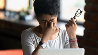 Brown Paper Bag: షాపింగ్ మాల్స్ లో ఇచ్చే కవర్లు గోధుమ రంగులోనే ఎందుకుంటాయి, దీని వెనుక ఉన్న అసలు కారణం ఏమిటి?