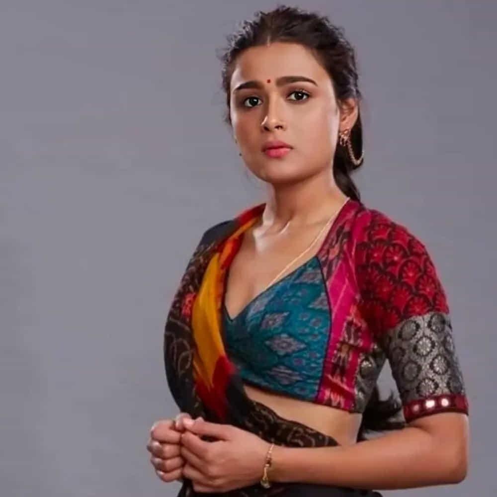 ఇక ఈ అమ్మడి ఫోటోలు చూసి అభిమానులు షాక్ అవుతున్నారు. ఈ బ్యూటీ సినిమాల్లో ఎందుకు బిజీ అవ్వలకేపోతుందా అని ఆరాలు తీస్తున్నారు. అలాగే ఈ చిన్నదని ఫోటోలకు క్రేజీ కామెంట్స్ చేస్తున్నారు. చేసిన తొలి సినిమాతోనే స్టార్ డమ్ అందుకున్న షాలిని ఆతర్వాత వరుస ఫ్లాపులను చూసింది. మరి ఈ అమ్మడు తెలుగులో సినిమా ఎప్పుడు చేస్తుందో చూడాలి.