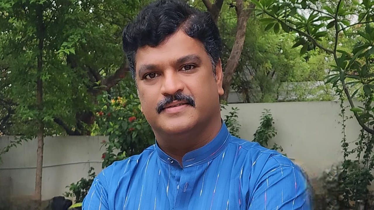 ఆ సున్నితత్వమే సినిమా రంగంలో ఆయనకు ప్లస్ అయ్యిందో లేదా మైనస్ అయ్యిందో కానీ, అవకాశాలు తగ్గుముఖం పట్టడం వెనుక గల కారణాలను ఆయన స్పష్టంగా చెప్పలేకపోయారు. ఇండస్ట్రీలో ఆటిట్యూడ్ అనేది చాలా ముఖ్యమని, కానీ తాను మాత్రం ఎప్పుడూ ఒకేలా ఉండటానికే ప్రయత్నించానని ఆయన పేర్కొన్నారు.

