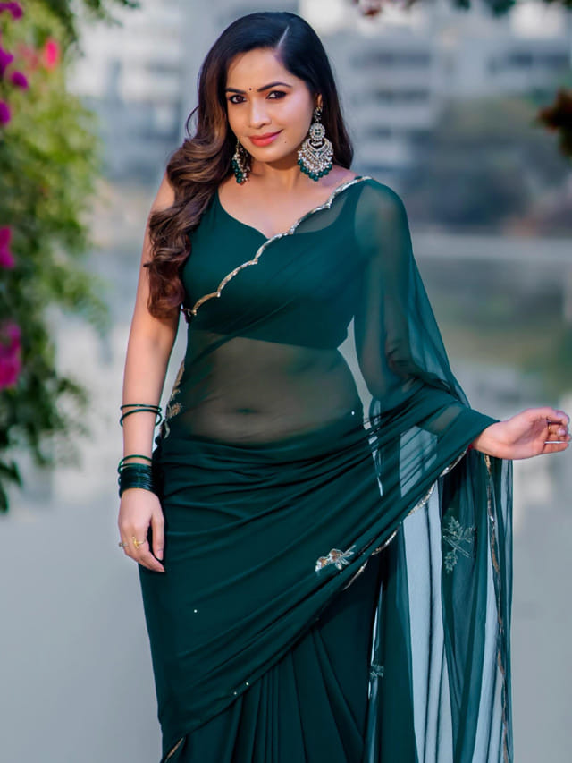 అబ్బో.. సీరియల్లో పద్ధతిగా.. నెట్టింట అరాచకంగా.. హీటెక్కిస్తున్న శోభా.