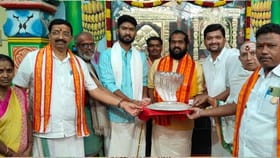 శ్రీశైలం మల్లన్నకు 2.610 కేజీల వెండి నాగాభరణం విరాళం..
