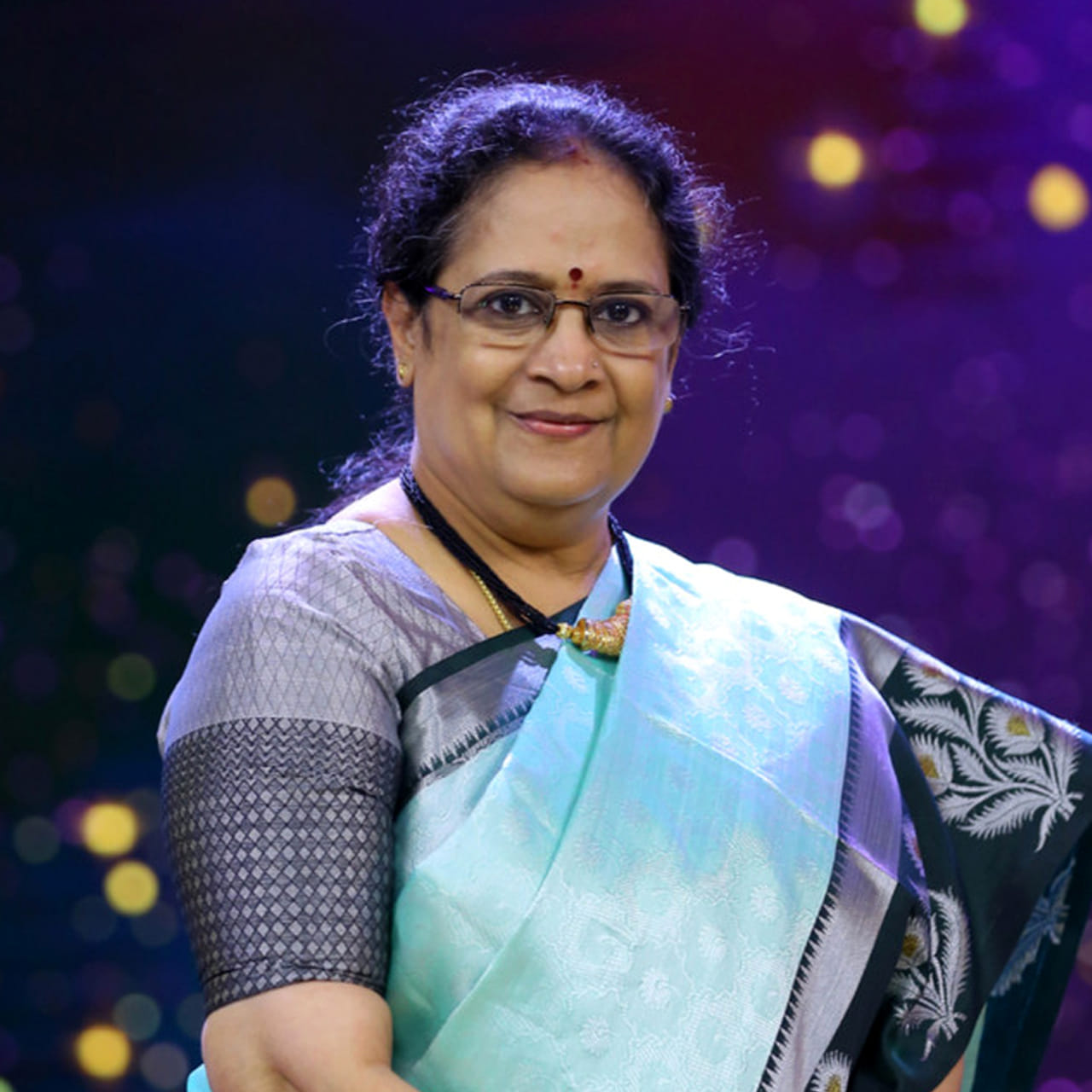 ప్రముఖ గాయని ఎస్పీ శైలజ తన సుదీర్ఘ సంగీత ప్రస్థానం గురించి, తన అన్నయ్య దివంగత ఎస్పీ బాలసుబ్రహ్మణ్యం గారి మార్గదర్శనం గురించి ఒక ప్రత్యేక ఇంటర్వ్యూలో వెల్లడించారు. ఆమె గాయనిగా మారడం పూర్తిగా యాదృచ్ఛికమని, తాను ఎప్పుడూ ఒక సింగర్‌ అవుతానని ఊహించలేదని పేర్కొన్నారు. తన ఇంట్లో కూడా పెద్దగా అంచనాలు లేవని, అయితే తల్లికి మాత్రం తాను సినిమాలో ఒక పాట పాడితే బాగుండుననే కోరిక ఉండేదని తెలిపారు. తన తండ్రి మాత్రం ఆడపిల్లలు బహిరంగ వేదికలపై పాడటానికి కఠినంగా వ్యతిరేకించేవారని, ఇంట్లో కీర్తనలు, ఆరాధనోత్సవాలలో మాత్రమే పాడాలని చెప్పేవారని శైలజ గుర్తు చేసుకున్నారు.