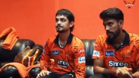 పేరులో పొరపాటు.. కట్‌చేస్తే.. డ్రెస్సింగ్ రూంలో నవ్వులే నవ్వులు