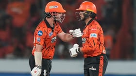 5 సిక్స్‌లు, 3 ఫోర్లతో రెచ్చిపోయిన కావ్యపాప ఓపెనర్స్.. 12 బంతుల్ల