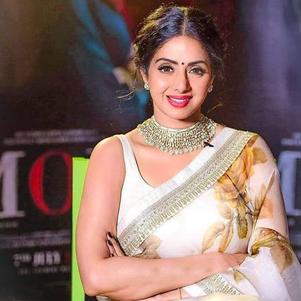  "అసలు శ్రీదేవి అంత అందంగా ఎలా ఉన్నారో ఇప్పటికీ నాకు అర్థం కావడం లేదు. ఆ సినిమాకు శ్రీదేవి అందమే ఒక ప్రత్యేకమైన ఆకర్షణను, కొత్తదనాన్ని తీసుకొచ్చింది" అంటూ నాని తన మనసులోని మాటలు బయటపెట్టారు. నేచురల్ స్టార్ నాని, ప్రస్తుతం తన కెరీర్‌లోనే అత్యంత ప్రతిష్టాత్మకమైన భారీ బడ్జెట్ చిత్రం 'ది పారడైజ్' (The Paradise) లో నటిస్తున్నారు. బ్లాక్‌బస్టర్ హిట్ 'దసరా' తర్వాత దర్శకుడు శ్రీకాంత్ ఓదెల, నాని కాంబినేషన్‌లో వస్తున్న రెండో సినిమా ఇది కావడంతో దీనిపై ట్రేడ్ వర్గాల్లోనూ, ప్రేక్షకుల్లోనూ భారీ అంచనాలు నెలకొన్నాయి.