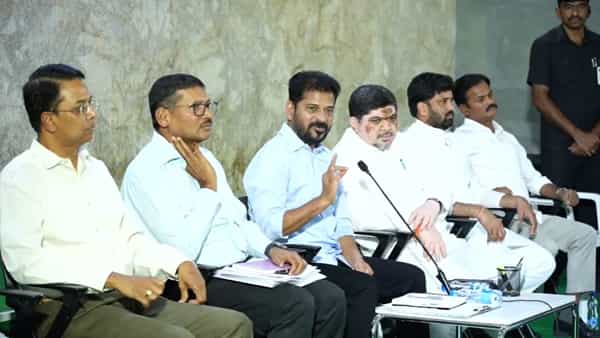 TGSRTC: కార్మికులకు సీఎం రేవంత్ సూపర్ గుడ్న్యూస్.. ఈవీ బస్సులతో ఆర్టీసికి కొత్త దిశ!