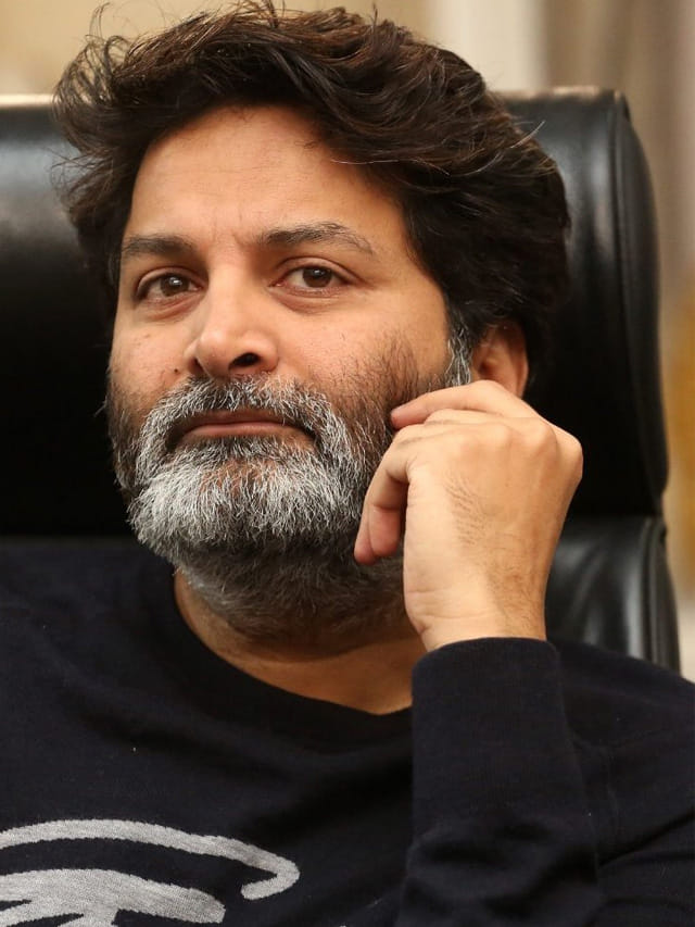త్రివిక్రమ్ ఫేవరేట్ హీరో అతడే.. ప్రతి సినిమాలో తన డైలాగ్ ఉండాల్సిందే