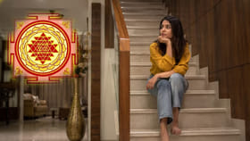 వాస్తు టిప్స్ : పదే పదే ఇంటి మెట్లపై కూర్చుంటున్నారా?