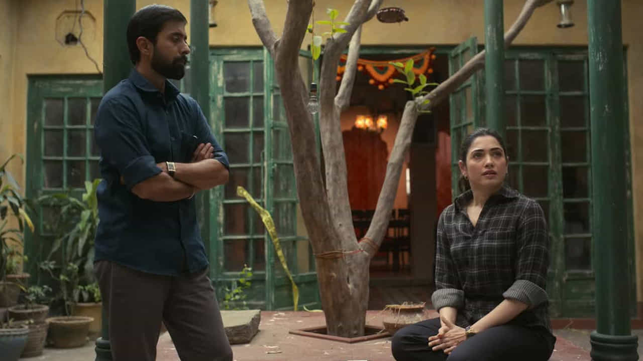 ఈ సిరీస్ దేశవ్యాప్తంగా సంచలనం సృష్టించిన ఢిల్లీలోని 'బురారీ డెత్స్'  యదార్థ సంఘటన ఆధారంగా తెరకెక్కింది. ఒకే కుటుంబానికి చెందిన 11 మంది సభ్యులు తమ ఇంట్లోనే అనుమానాస్పద స్థితిలో ప్రాణాలు కోల్పోతారు. అసలు అది సామూహిక ఆత్మహత్యా? లేక ప్రణాళికాబద్ధమైన హత్యలా? అనే కోణంలో కథ సాగుతుంది. ఈ కేసును ఛేదించే సిన్సియర్ పోలీస్ ఆఫీసర్ 'అన్యా' పాత్రలో తమన్నా కనిపించారు. ఎప్పుడూ గ్లామరస్‌గా కనిపించే తమన్నా, ఈ సిరీస్‌లో ఒక సీరియస్ ఇన్వెస్టిగేటివ్ ఆఫీసర్‌గా మేకప్ లేకుండా చాలా సహజంగా నటించారు.