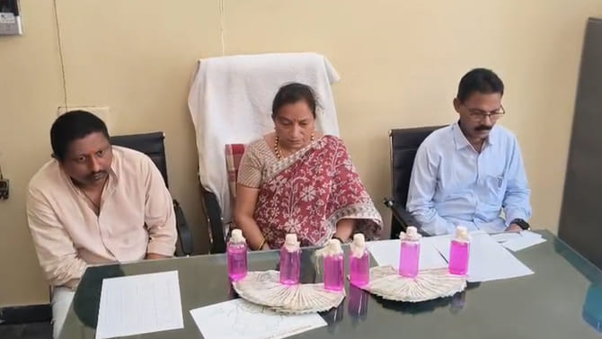 ఏసీబీకి వలలో ఎంపీడీవో.. సంబరాలు చేసుకుంటున్న బాధితులు..!