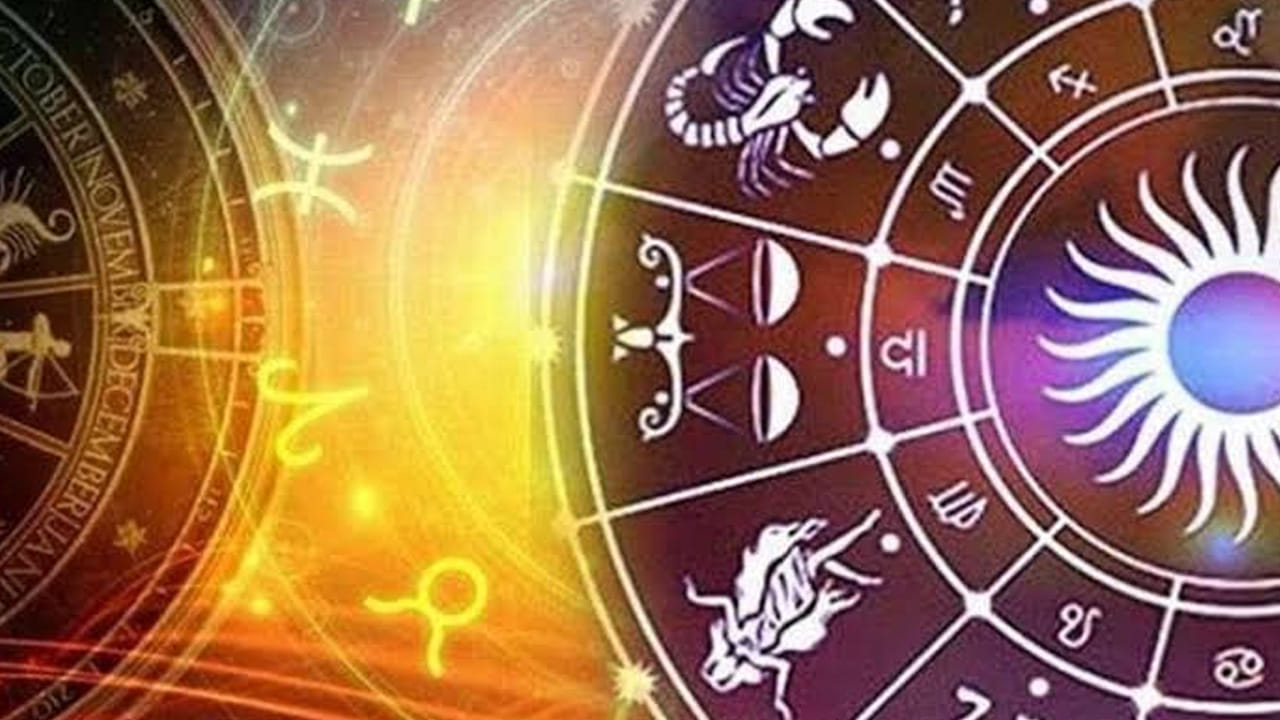 జ్యోతిష్య శాస్త్రం ప్రకారం మనిషి జీవితంలో గ్రహాలు అనుకూలంగా ఉంటే వారికీ ఎలాంటి లోటు ఉండదు అలాగే వారి సంపదకు కారకుడైన చంద్రుడు త్వరలో మిథున రాశిలోకి సంచరించనున్నాడు. ఇంకా ఇదే రాశిలో కొన్ని రోజులు పాటు ఉంటాడు. ఈ సంచారం వల్ల రెండు రాశుల వారి అదృష్టం మారిపోతుంది. ఆ రాశులేంటో ఇక్కడ చూద్దాం.