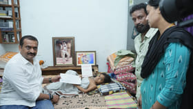 పవన్ కల్యాణ్ స్ఫూర్తితో.. నిరంజన్‌‌కు బండ్లన్న ఆర్థిక సాయం