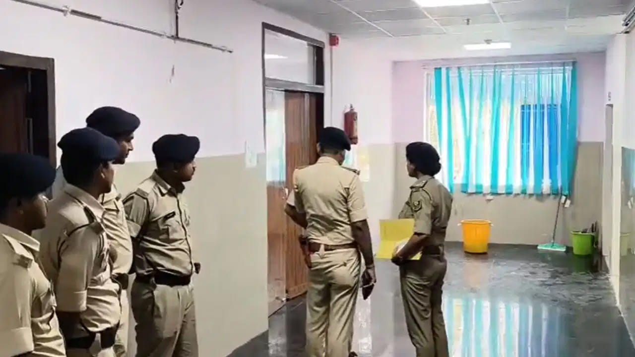 దారుణం… మహిళపై ఐదుగురు సామూహిక లైంగిక దాడి.. ఆపై అమానుషం..!