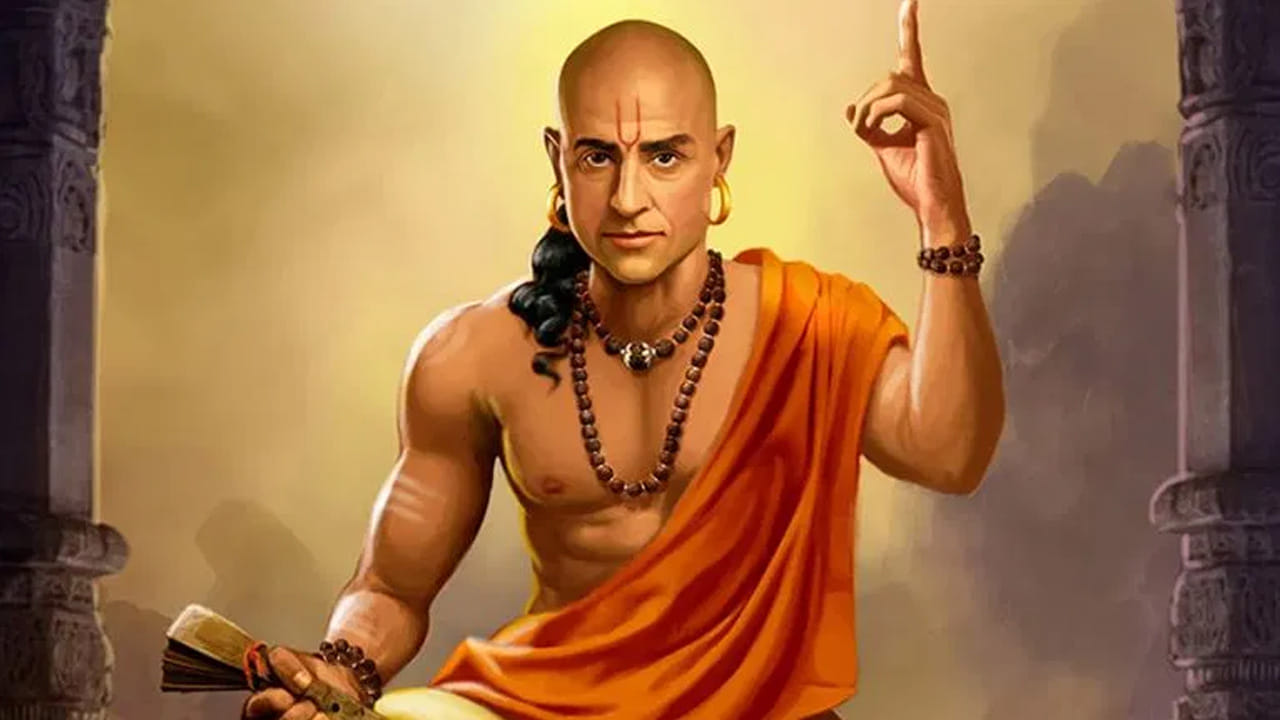 జీవితంలో ఓడిపోయామని అస్సలు బాధపడకండి ఇది కొత్త ప్రారంభానికి ఒక ఛాన్స్ మాత్రమే అని చాణక్యుడు చెబుతున్నాడు.
(Disclaimer: ఇక్కడ అందించిన సమాచారం సాధారణ నమ్మకాల ఆధారంగా మాత్రమే అందించబడింది. ఈ సమాచారం ఖచ్చితంగా నిజం లేదా శాస్త్రీయంగా నిర్ధారితమైన సమాచారం అని భావించకండి.)