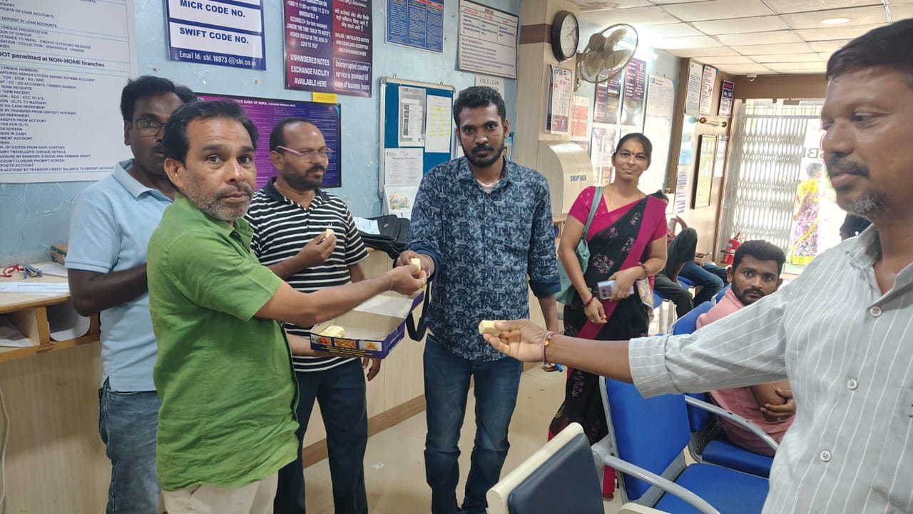 చెన్నూరు SBI గోల్డ్ చోరీ కేసు సుఖాంతం.. ఎట్టకేలకు బంగారం తిరిగి అందజేసిన బ్యాంక్