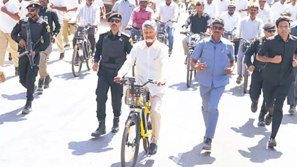 పర్యావరణ రక్షణకై స్వయంగా రంగంలోకి దిగిన సీఎం చంద్రబాబు!  స్టీల్ సిటీలో 5 కి.మీ. సైకిల్ సవారీ!