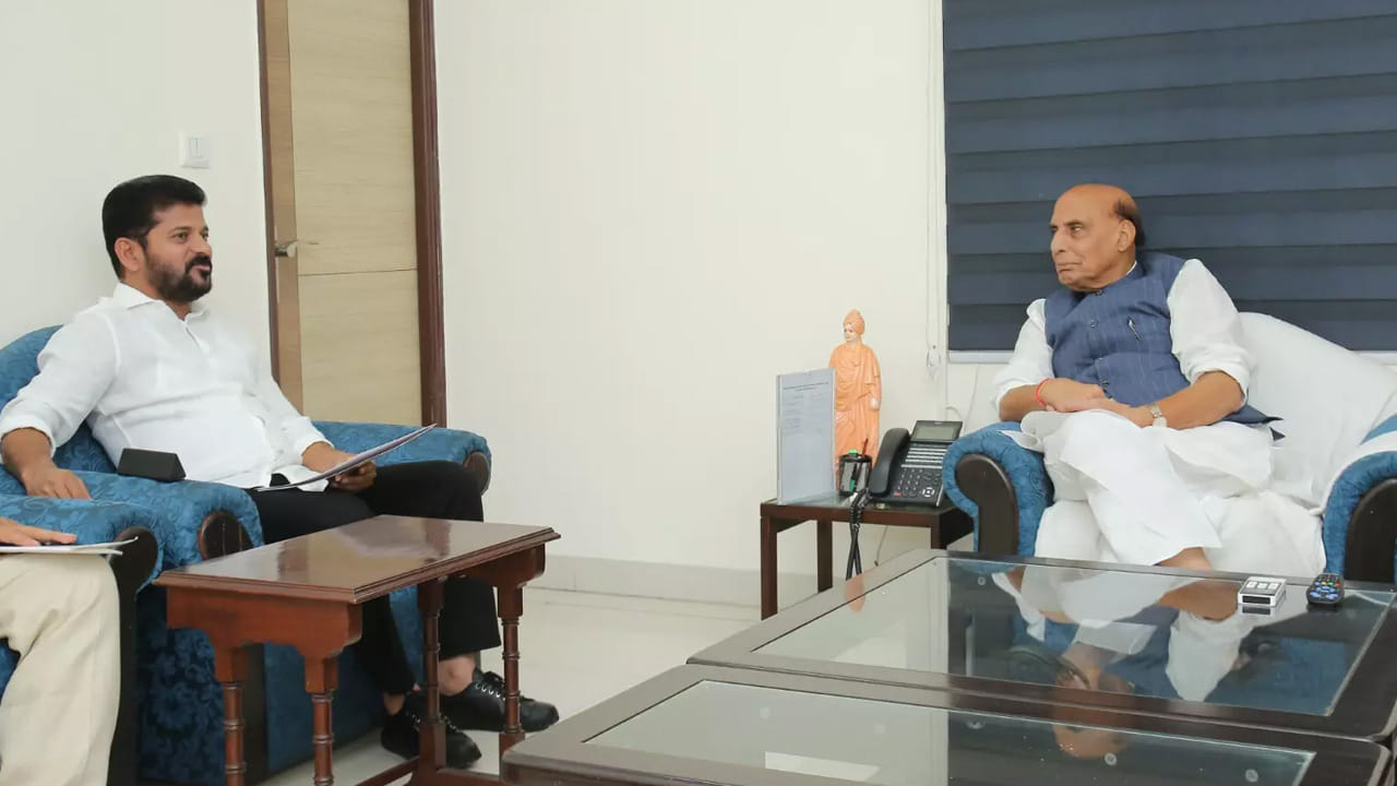తెలంగాణకు రక్షణ రంగం బూస్ట్.. కేంద్ర మంత్రితో సీఎం రేవంత్ రెడ్డి కీలక భేటీ!