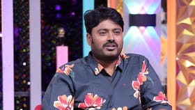 ఇరుకు గదుల్లో ఉంటూ.. ఫ్రెష్ అవ్వడానికి మాల్స్‌కు వెళ్లేవాళ్లం..