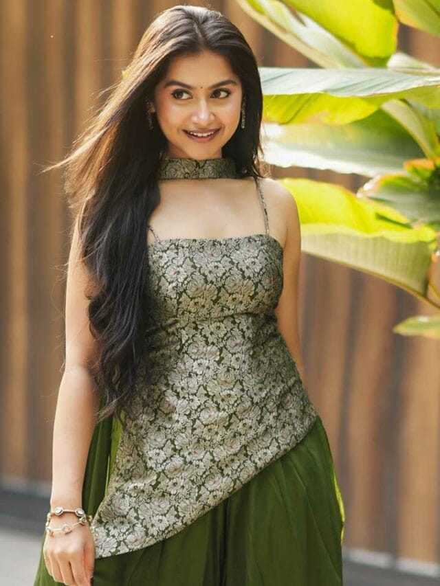 కలర్ ఫుల్ డ్రెస్‌లో కలర్ ఫుల్ చిలుక.. సీరియల్ బ్యూటీ క్రేజీ ఫొటోస్