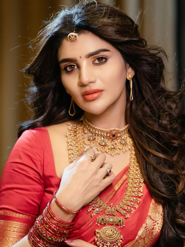 అచ్చం మహాలక్ష్మినే.. జబర్దస్త్ బ్యూటీ ఎంత బాగుందో కదా..