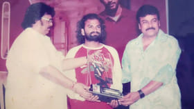దాసరి, చిరంజీవి మధ్యలో ఉన్న నటుడిని గుర్తుపట్టారా.. ?