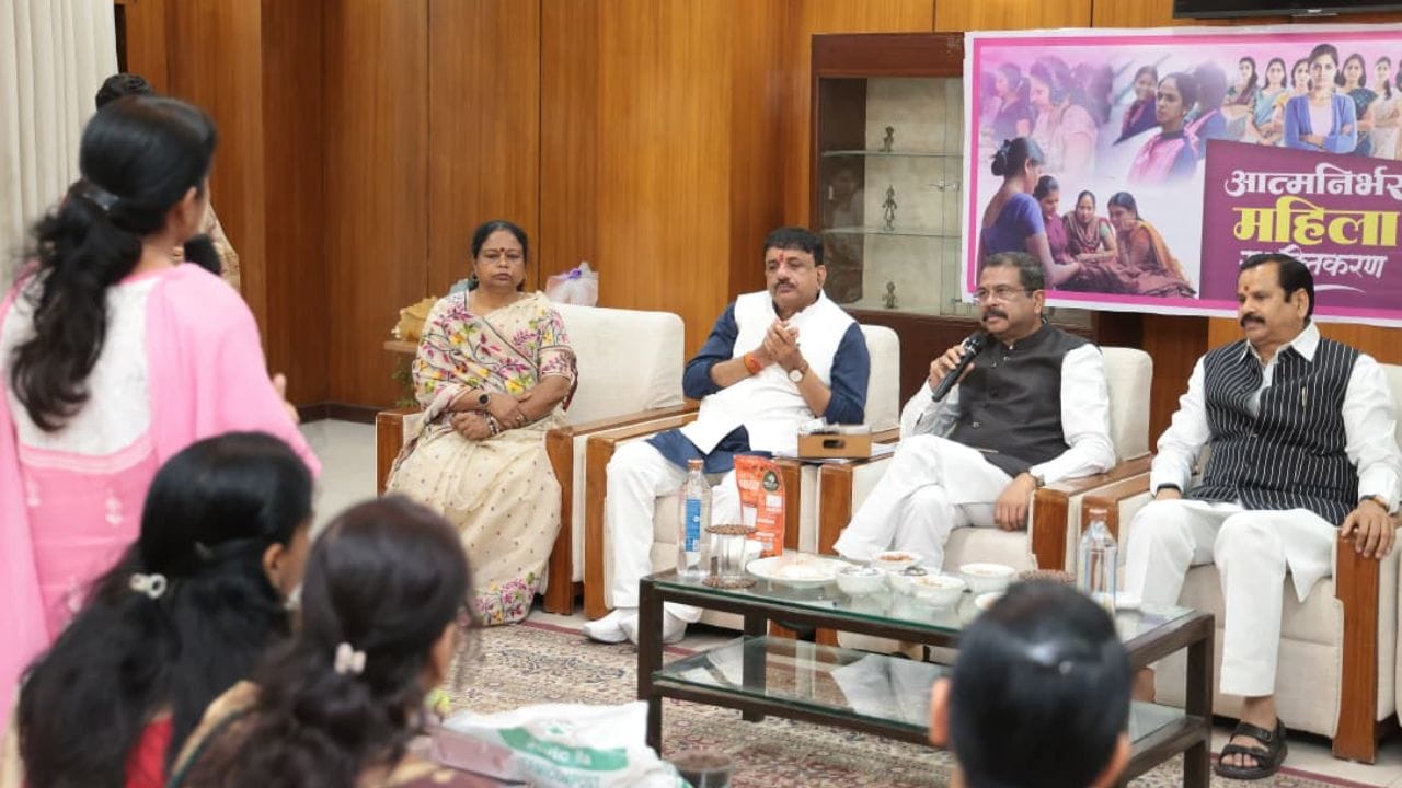 ధర్మేంద్ర ప్రధాన్: వికసిత భారత్‌లో నారీ శక్తి కీలకం