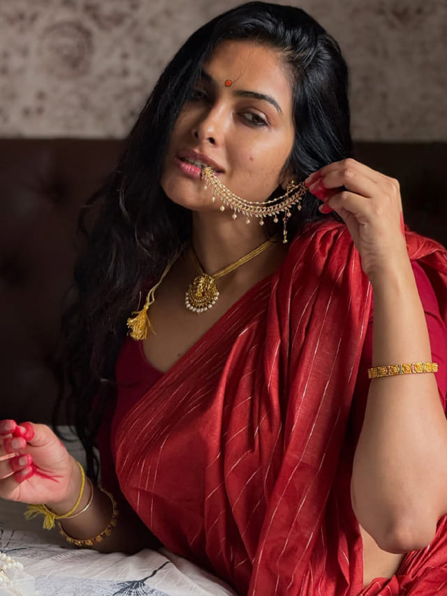చీరకట్టులో దుమ్ములేపిన దివి.. ఒక్కో పిక్ ఒక్కోక అద్భుతం