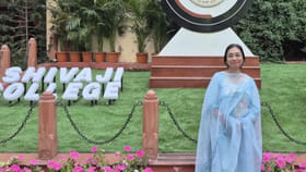 సొంత ఫ్లాట్‌లో రక్తపుమడుగులో పడి ఉన్న లేడీ ప్రొఫెసర్!