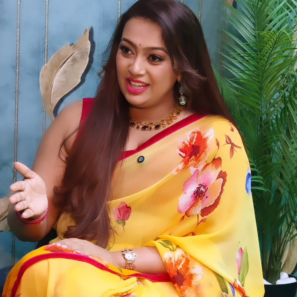 తన విడాకులు ఒక "డామేజ్ కంట్రోల్" అని ఎస్తేర్ అన్నారు. విషయాలు మరింత దిగజారకముందే తాను బయటపడగలిగానందుకు సంతోషంగా ఉన్నానని తెలిపారు. తన తల్లిదండ్రులకు భవిష్యత్తులో మరింత కష్టమైన సమాధానాలు చెప్పాల్సి వచ్చేదని, అటువంటి పరిస్థితిని నివారించినందుకు కృతజ్ఞతతో ఉన్నానని ఆమె వివరించారు. వివాహాన్ని కొనసాగిస్తే, దాని పర్యవసానాలు తన తల్లిదండ్రులపై, అలాగే భవిష్యత్తులో పిల్లలపై పడేవని ఎస్తేర్ అన్నారు. ఒక బలహీనమైన పునాదిపై నిర్మించిన సంబంధం పిల్లల భవిష్యత్తుకు మంచిది కాదని ఆమె చెప్పుకొచ్చింది. 