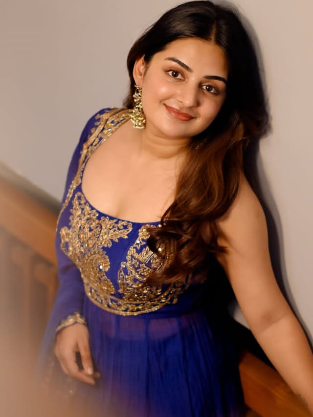 గత్తరలేపుతున్న దృశ్యం పాప.. కుర్రాళ్ళకు నిద్రలేకుండా చేస్తున్న ఎస్తేర్...