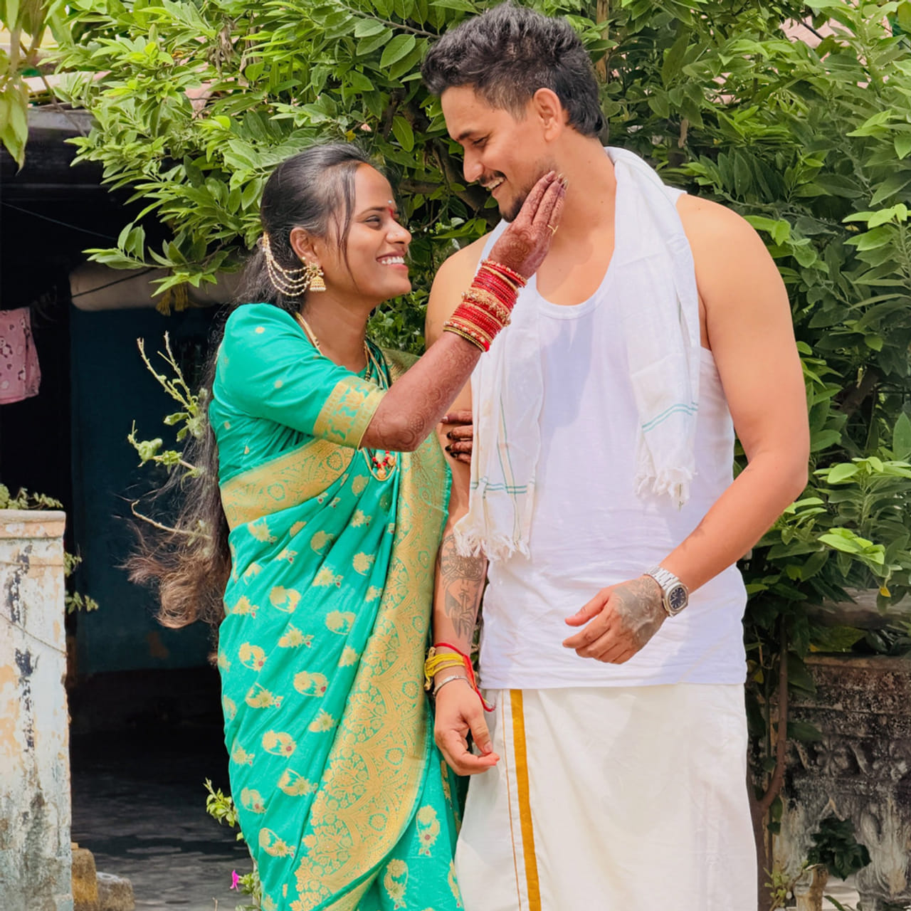 బుల్లితెరపై తనదైన కామెడీ టైమింగ్‌తో, వైవిధ్యమైన డైలాగ్ డెలివరీతో ప్రేక్షకులను విశేషంగా అలరించిన లేడీ కమెడియన్ ఫైమా (Faima) గురించి ప్రత్యేకంగా పరిచయం అవసరం లేదు. ‘పటాస్’ షో ద్వారా కెరీర్ ప్రారంభించి, ఆ తర్వాత ‘జబర్దస్త్’ షోలో అద్భుతమైన ప్రదర్శనతో స్టార్ ఇమేజ్ సొంతం చేసుకుంది. ఆ క్రేజ్‌తోనే బిగ్ బాస్ తెలుగు సీజన్-6లో కూడా అడుగుపెట్టి స్ట్రాంగ్ కంటెస్టెంట్‌గా రాణించింది.