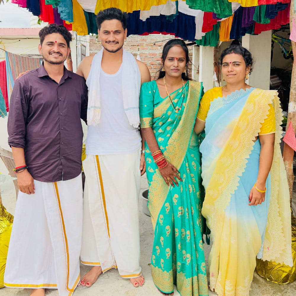 తెలుగు బుల్లితెరపై లేడీ కమెడియన్‌గా గుర్తింపు తెచ్చుకుంది జబర్దస్త్ ఫైమా.  తనదైన కామెడీ టైమింగ్, పంచ్‌లతో ఆమె ప్రేక్షకులలో మంచి ఆదరణ సంపాదించుకుంది. ఈమె మొదట ఈటీవీ ప్లస్‌లో ప్రసారమైన ‘పటాస్’ షో ద్వారా తన కెరీర్‌ను ప్రారంభించారు.  ఆ తర్వాత ఈటీవీలోని ప్రముఖ కామెడీ షో ‘జబర్దస్త్’ లోకి అడుగుపెట్టి, తన అద్భుతమైన కామెడీతో మగ కమెడియన్లకు గట్టి పోటీనిస్తూ భారీ గుర్తింపు తెచ్చుకున్నారు.