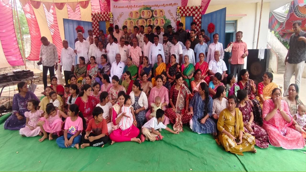 Telangana: ఒకే ఫ్రేమ్లో ఐదు తరాలు.. వనపర్తి జిల్లాలో అపురూప కుటుంబ సమ్మేళనం