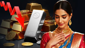 నెల రోజుల్లో బంగారం ధర ఎంత తగ్గిందో తెలిస్తే షాకవుతారు!