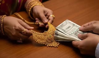 Gold Demand: భారత్‌లో ఆ ఒక్క కారణంతోనే 70 శాతం పడిపోయిన బంగారం కొనుగోళ్లు.. ధరలు భారీగా తగ్గనున్నాయా?