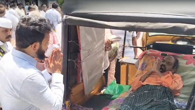 ఆటోలోనే ఆర్తనాదం.. వెనుతిరగబోతుండగా ట్విస్ట్!