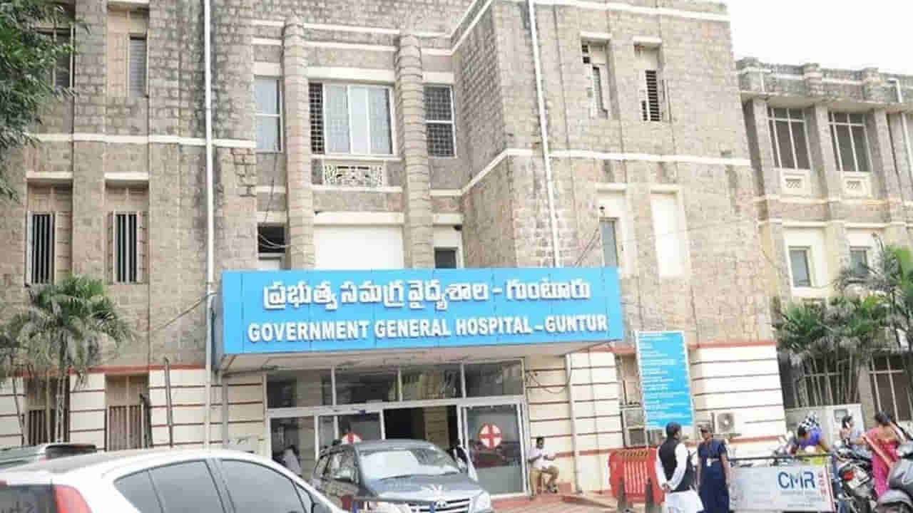 Andhra: ఇదేం జబ్బురా బాబోయ్.. మహిళలా మారిపోతున్న పురుషుడు