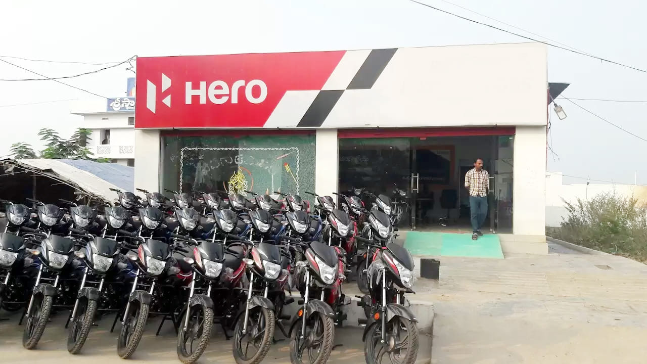 Best Bike: మైలేజ్ కింగ్ అంటే ఇదే.. 70 కిలోమీటర్ల మైలేజ్.. ధర కేవలం రూ.80 వేలే..!