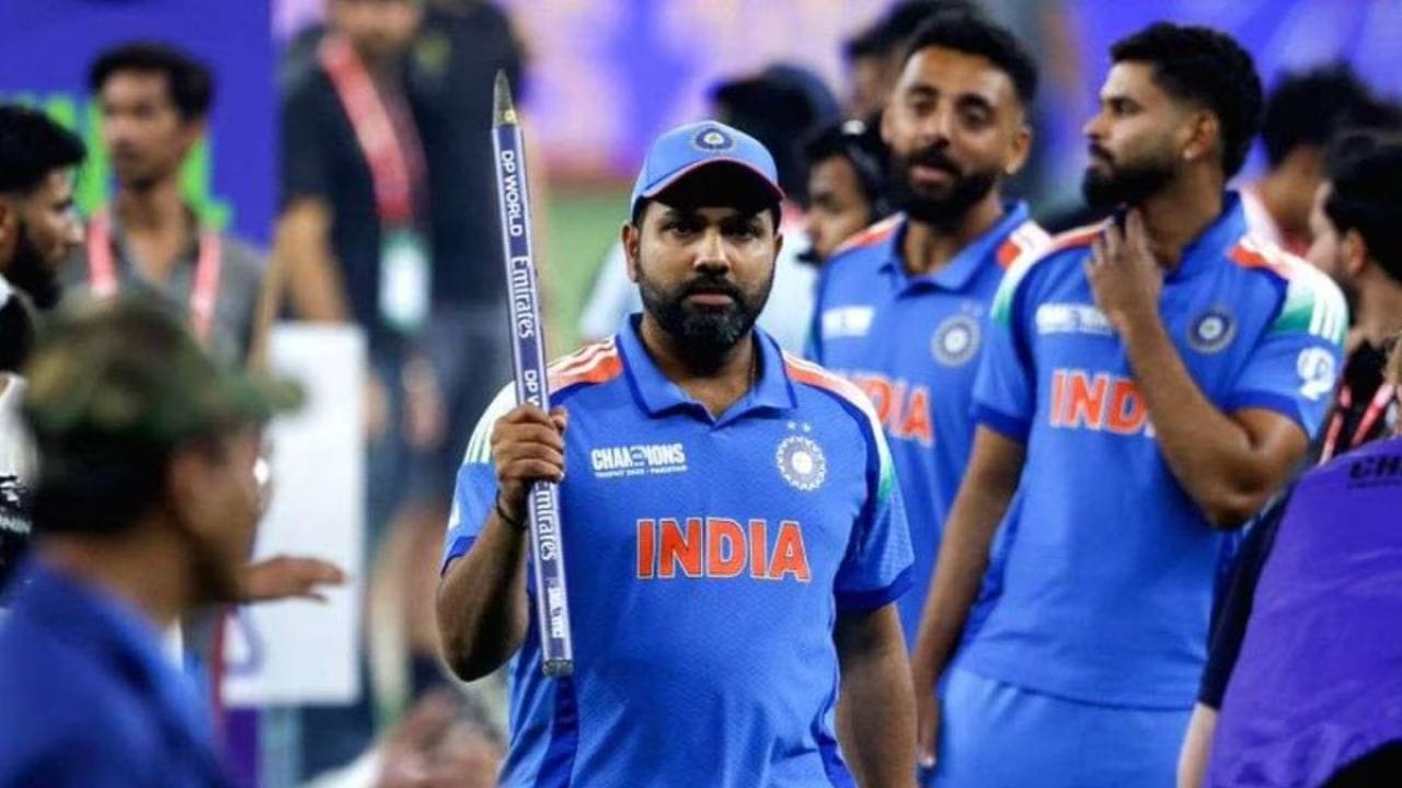 రెండు ఫార్మాట్లలోనూ చోటు దక్కించుకున్న తొమ్మిది మంది వీరే: టెస్ట్ సిరీస్తో పాటు వన్డే సిరీస్లోనూ తమ స్థానాలను పదిలపరుచుకున్న ఆటగాళ్లు తొమ్మిది మంది ఉన్నారు. రెండు ఫార్మాట్లకు సారథిగా వ్యవహరిస్తున్న శుభ్మన్ గిల్ ముందు వరుసలో ఉన్నాడు. విరాట్ కోహ్లీ గాయం కారణంగా అనూహ్యంగా వన్డే జట్టులో చోటు దక్కించుకున్న యశస్వి జైస్వాల్తో పాటు కేఎల్ రాహుల్, నితీష్ కుమార్ రెడ్డి, వాషింగ్టన్ సుందర్, కుల్దీప్ యాదవ్, గుర్నూర్ బ్రార్, ప్రసిద్ధ్ కృష్ణ, హర్ష్ దూబే ఈ రెండు జట్లలోనూ సెలెక్ట్ అయ్యారు. రోహిత్, హార్దిక్ వంటి అనుభవజ్ఞులు, గిల్, జైస్వాల్ వంటి యువ రక్తం కలవడంతో భారత జట్టు సమతూకంగా కనిపిస్తోంది.