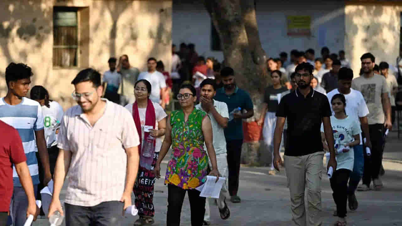 JEE Advanced 2026 Results: జేఈఈ అడ్వాన్స్డ్ 2026 ఫలితాలు విడుదల.. ఆల్ ఇండియా ఫస్ట్ ర్యాంకర్ ఎవరో తెలుసా..?