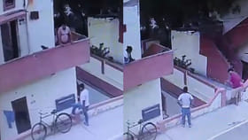 ఫస్ట్ ఫ్లోర్ నుంచి ఐస్‌క్రీమ్ అందుకోబోయాడు..