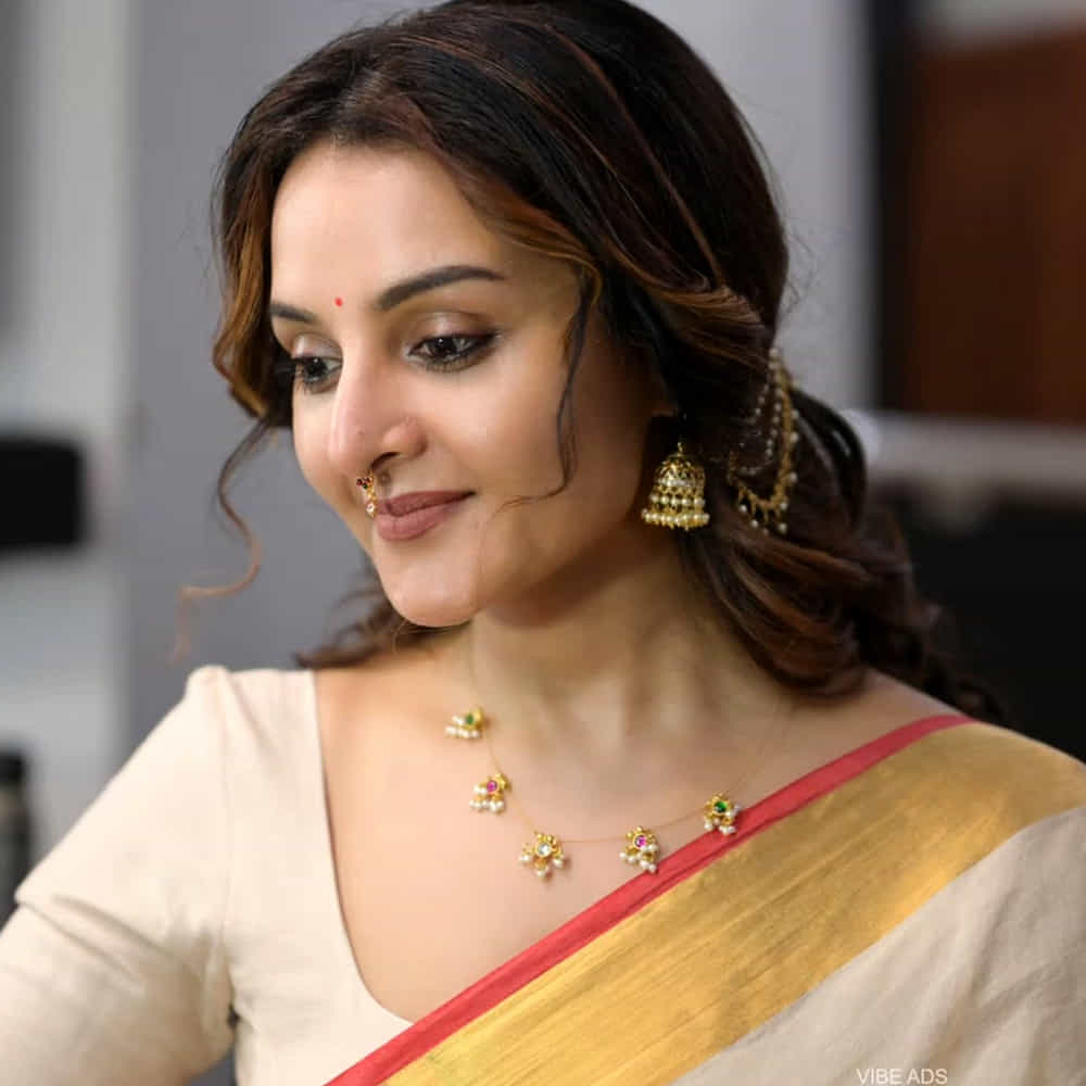 ఇక ఆ మధ్య సూపర్ స్టార్ రజినీకాంత్ నటిస్తున్న వెట్టయన్ సినిమాలోనూ నటించి మెప్పించింది. అలాగే విజయ్ సేతుపతి హీరోగా నటించిన విడుదల 2లోనూ హీరోయిన్ గా చేసింది. సోషల్ మీడియాలో యాక్టివ్ గా ఉండే మంజు వారియర్ రెగ్యులర్ గా తన ఫొటోలతో అభిమానులను ఆకట్టుకుంటుంది.