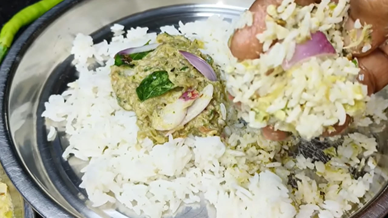 ఆఫీస్ నుంచి ఇంటికి వచ్చాక అసలు ఓపిక ఉండదు. అలాంటి సమయంలో ఏమైనా చేయాలన్నా కూడా ఇబ్బందిగా ఉంటుంది. అప్పుడు ఏం ఆలోచించకుండా ఈ రెసిపీ చేసుకుని తినండి తక్కువ సమయంలోనే అయిపోతోంది. దీనికి కావాల్సిన పదార్దాలు, ఇంకా తయారీ విధానం గురించి ఇక్కడ చూద్దాం..