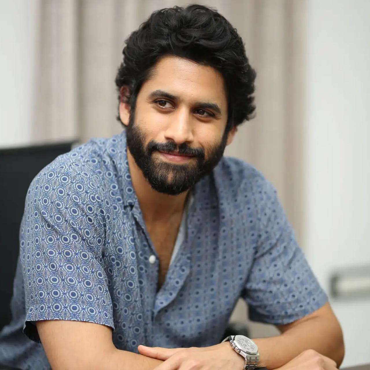 అక్కినేని నాగచైతన్య డిజిటల్ ఎంట్రీ ఇస్తూ నటించిన సూపర్ హిట్ వెబ్ సిరీస్ 'దూత' (Dhootha) ఎంతటి సంచలనం సృష్టించిందో అందరికీ తెలిసిందే. ప్రముఖ ఓటీటీ ప్లాట్ఫామ్ అమెజాన్ ప్రైమ్ వీడియోలో స్ట్రీమింగ్ అయిన ఈ సస్పెన్స్ సూపర్ నేచురల్ థ్రిల్లర్ ప్రేక్షకులను విపరీతంగా ఆకట్టుకుంది. విక్రమ్ కె. కుమార్ దర్శకత్వంలో వచ్చిన ఈ సిరీస్ మొదటి సీజన్ భారీ విజయం సాధించడంతో, ఇప్పుడు 'దూత సీజన్ 2' కోసం సర్వత్రా ఆసక్తి నెలకొంది.