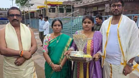 శ్రీశైలం మల్లన్నకు విరాళంగా 540 గ్రాముల వెండి నాగాభరణం