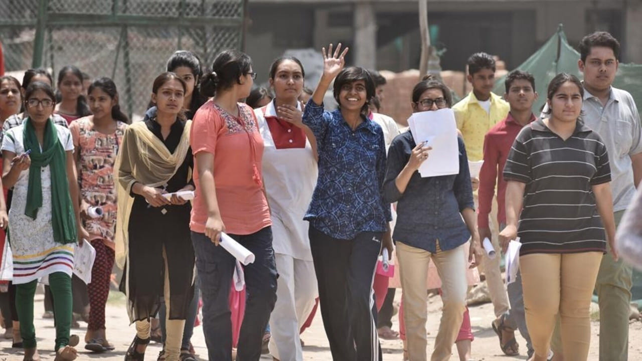 NEET Admit Card 2026: నీట్ యూజీ హాల్ టికెట్ విడుదలకు కౌంట్‌డౌన్.. విద్యార్థులు రెడీనా?