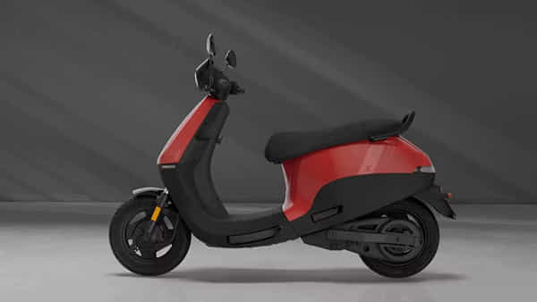 Electric Scooter: ఏం కిరాక్ బైక్.. ఒక్కసారి చార్జ్ చేస్తే 170 కిలోమీటర్లు ఆగేదే లేదు.. ప్రతీ నెలా రూ.3 వేలు ఆదా..