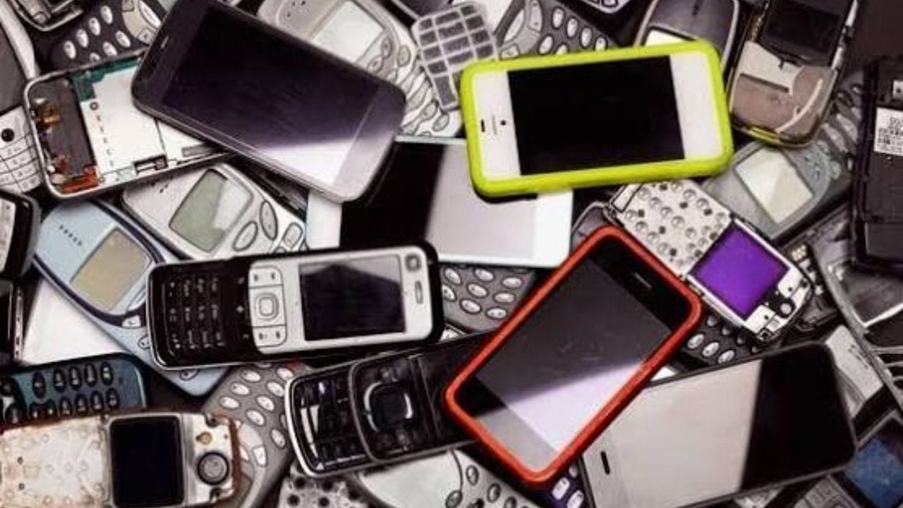 Old Phones (1)