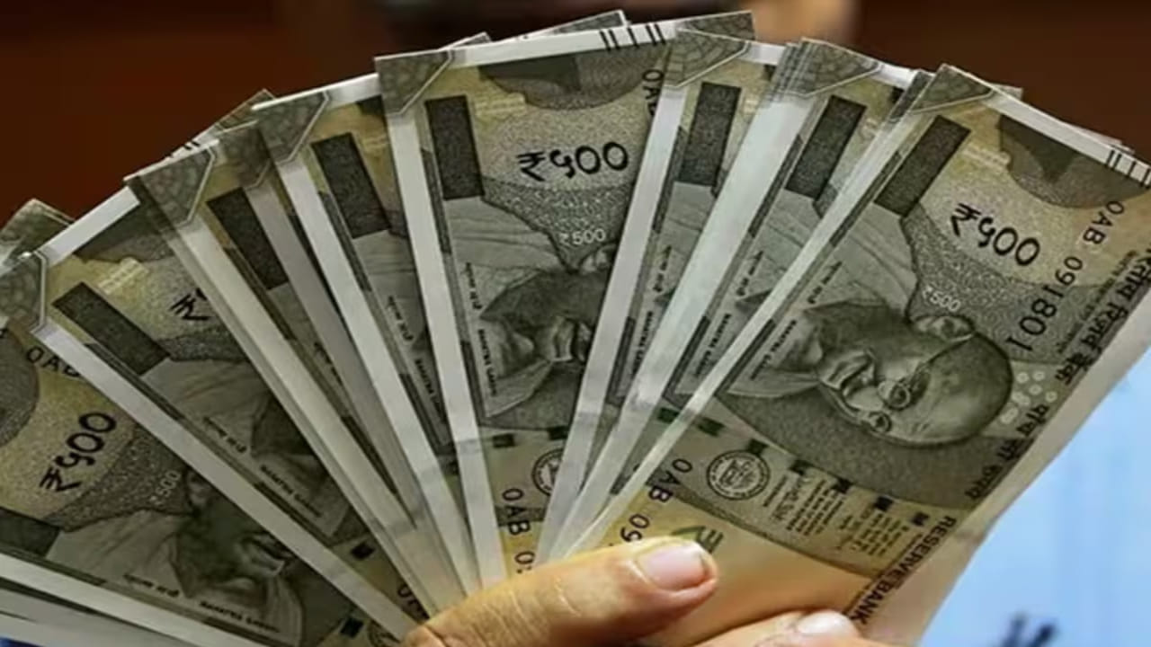 Telangana: తెలంగాణ ప్రభుత్వం సెన్సేషనల్ డెసిషన్.. లక్షలాది మంది పింఛన్లు కట్.. తక్షణమే ఆదేశాలు..
