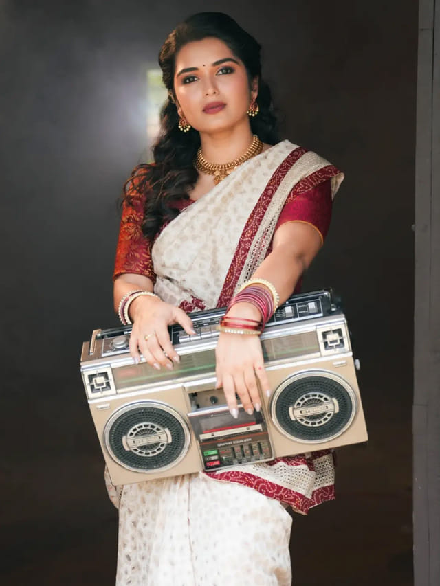 వారెవ్వా.. ఏమున్నారు మేడమ్.. సీరియస్ లుక్కులో కట్టిపడేస్తున్న వయ్యారి..